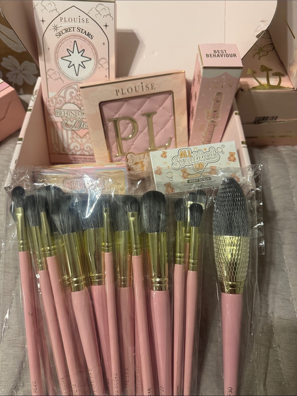 P Louise Bundle